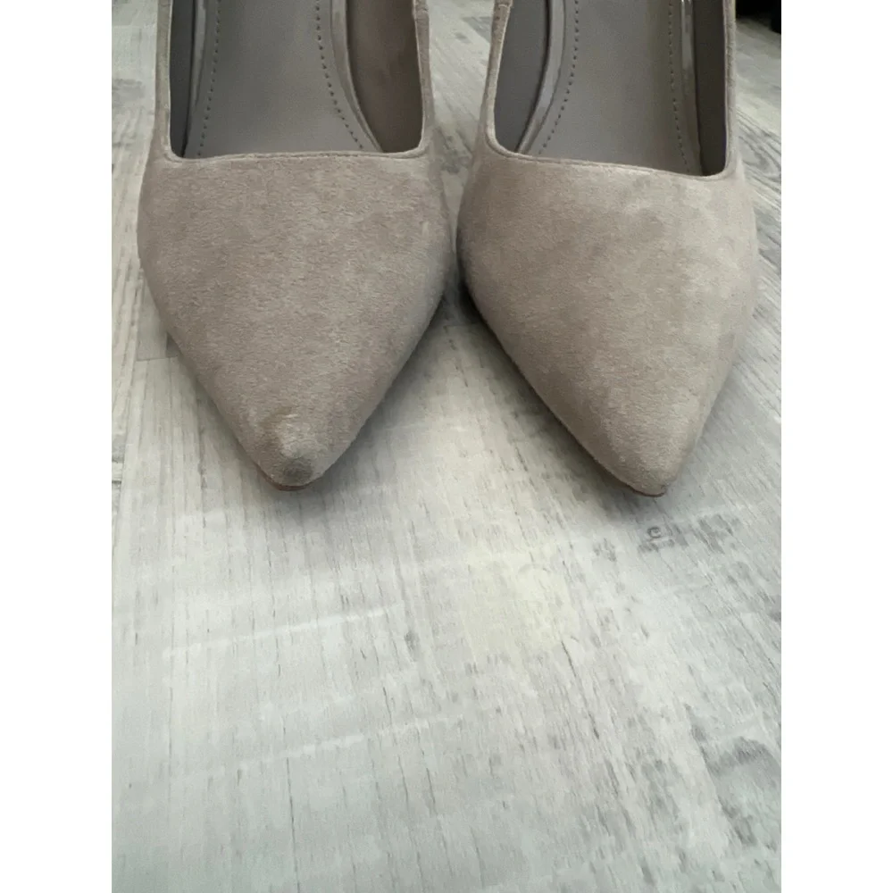 White House Black Market Tan Heels Classic Pumps